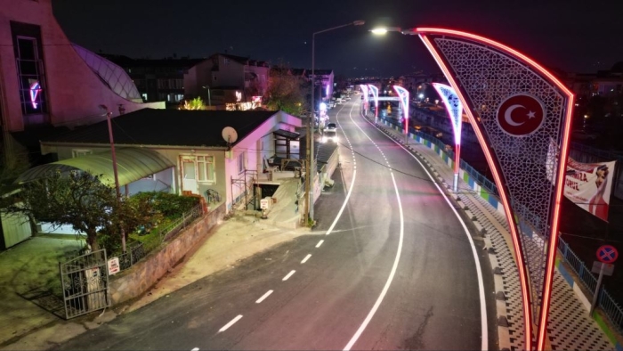 İzmit Belediyesi, İzmit’i ışıldayan ve düzenli caddelerle güzelleştiriyor